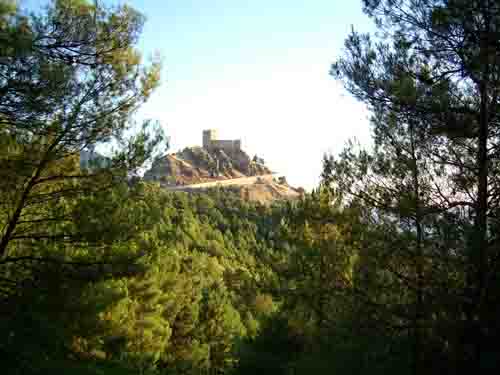 Vista desde el un sendero que da la vuelta a un cerro, recorrido recomendado para hacer senderismo, donde se encuentra una fuente llamada "Fuente la Tejailla"