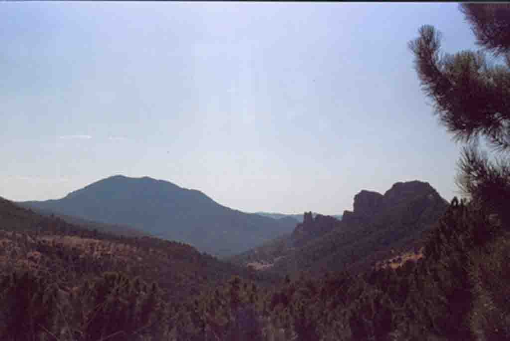 Vista Cojida desde la carretera dirección Rio Madera aldea que esta adentrada en la Sierra de Segura